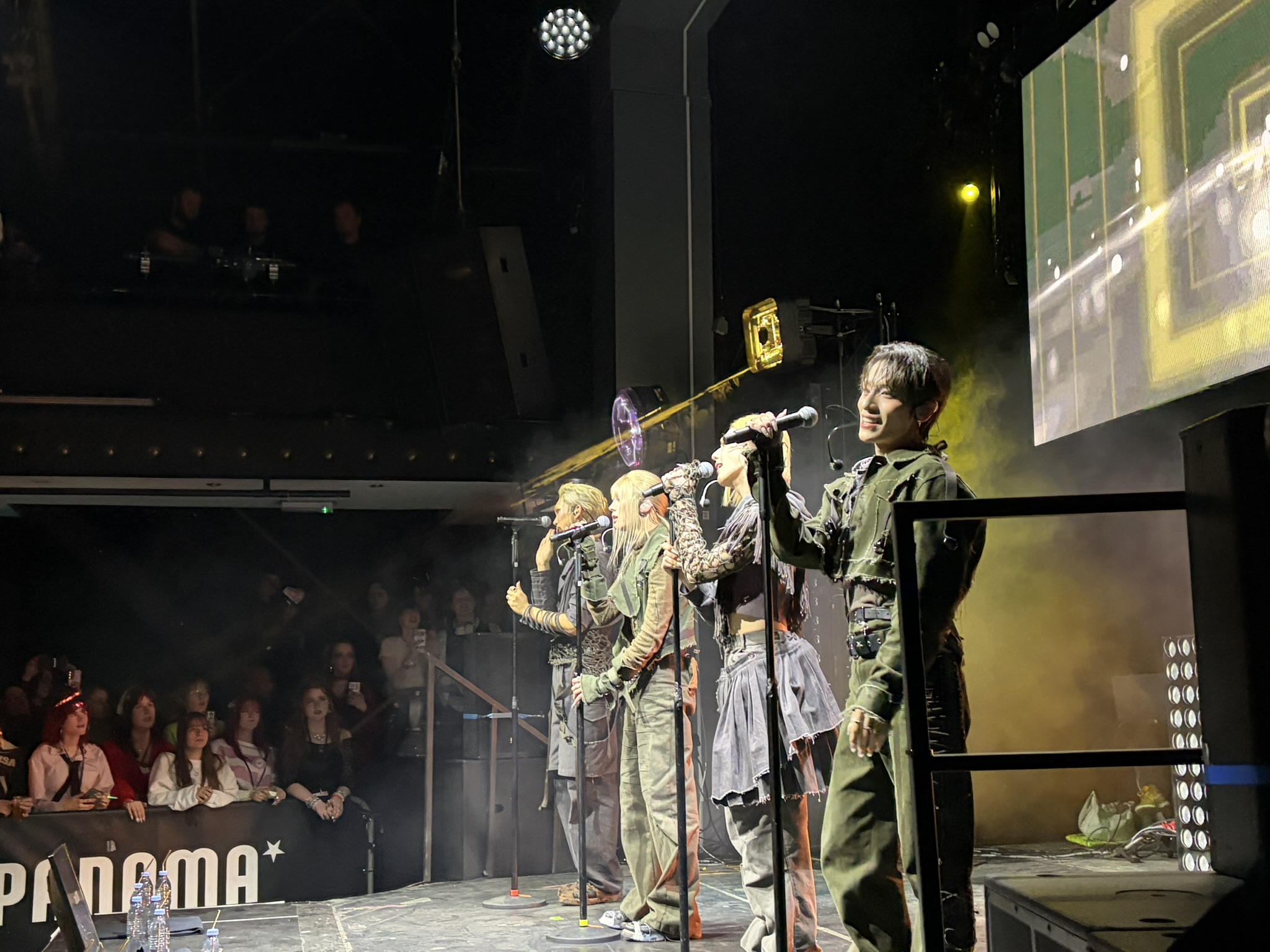 XLOV concert photograph